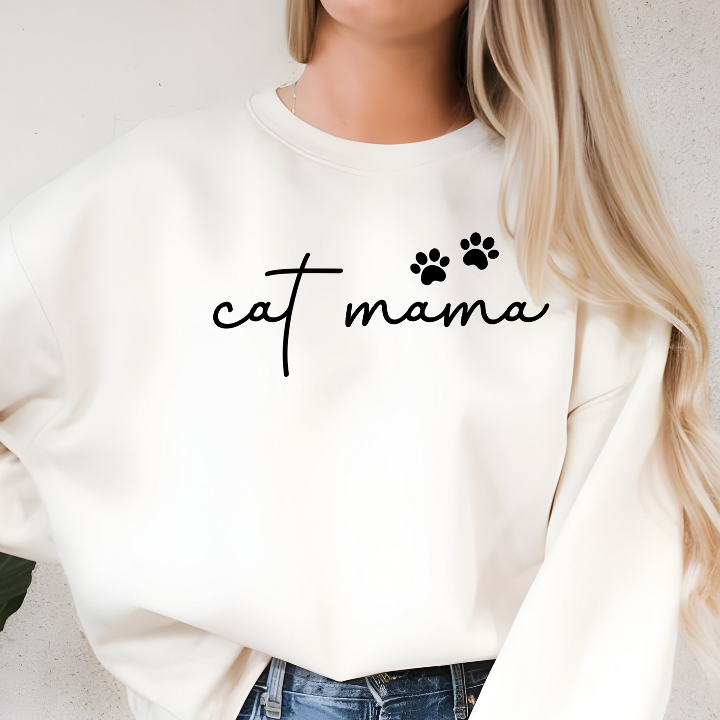 Cat Mama Heavy Blend™ Crewneck Sweatshirt, Cozy Cat Lover Gift, Pet Parent Apparel, Cute Sweatshirt for Women, Casual Cat