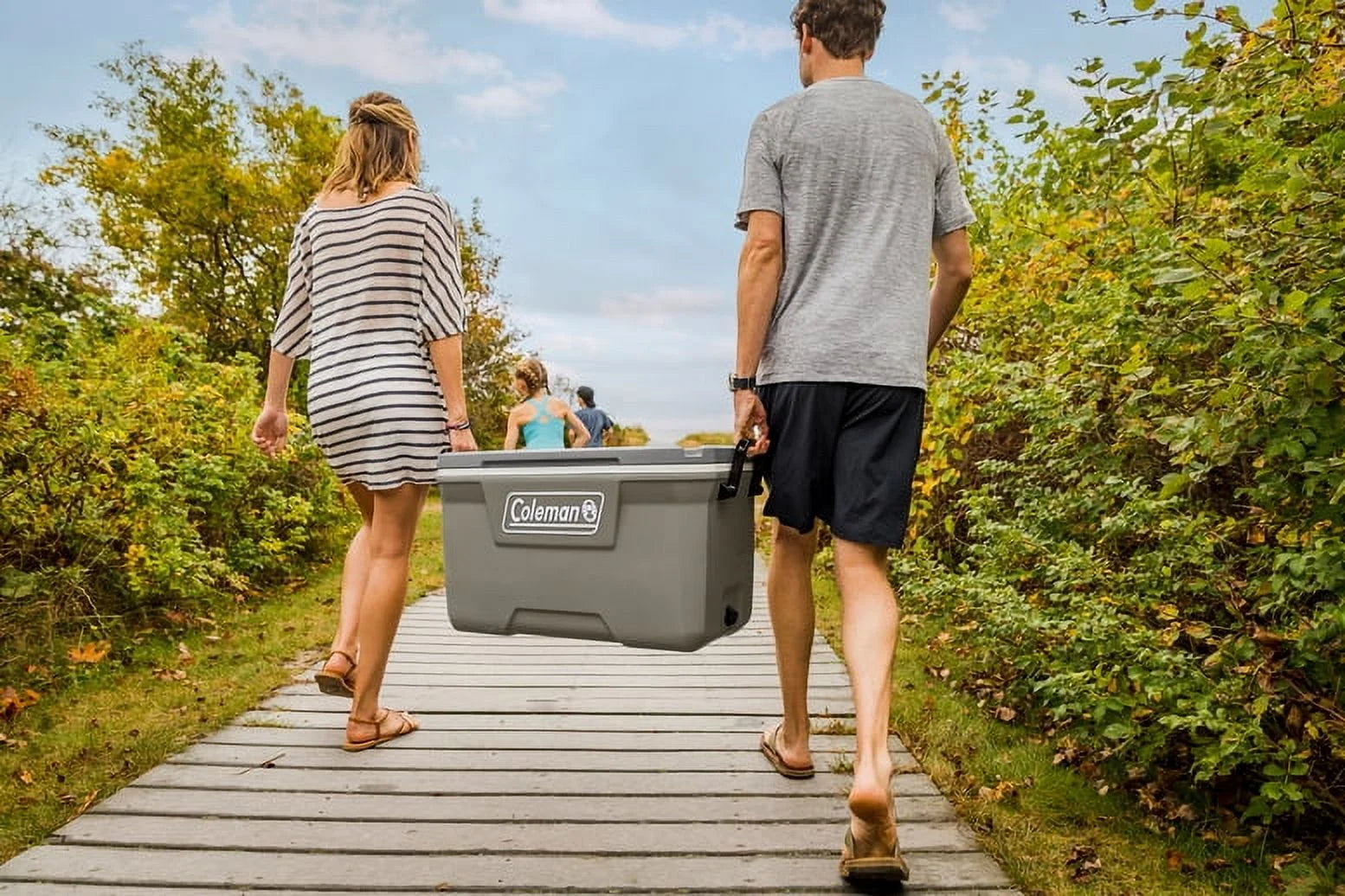 Keep It Cool! 🧊✨ 316 Series 70QT Hard Chest Cooler – Durable, Stylish, and Ready for Your Next Adventure! 🏕️🍻