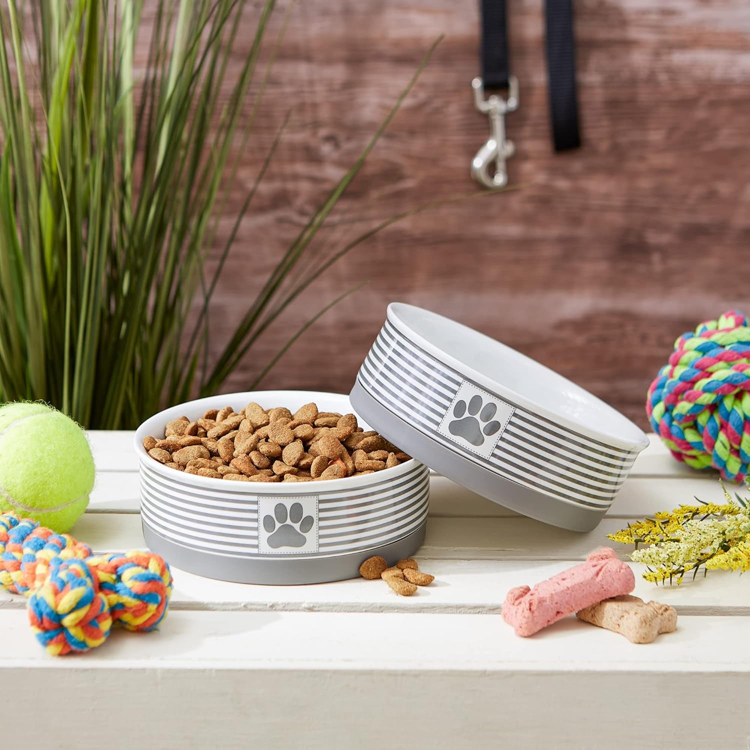 Style Meets Function for Your Pet! 🐾 Paw & Patch Ceramic Pet Collection | Medium Set in Gray – Perfect for Treats or Pet Accessories, 2 Pieces!