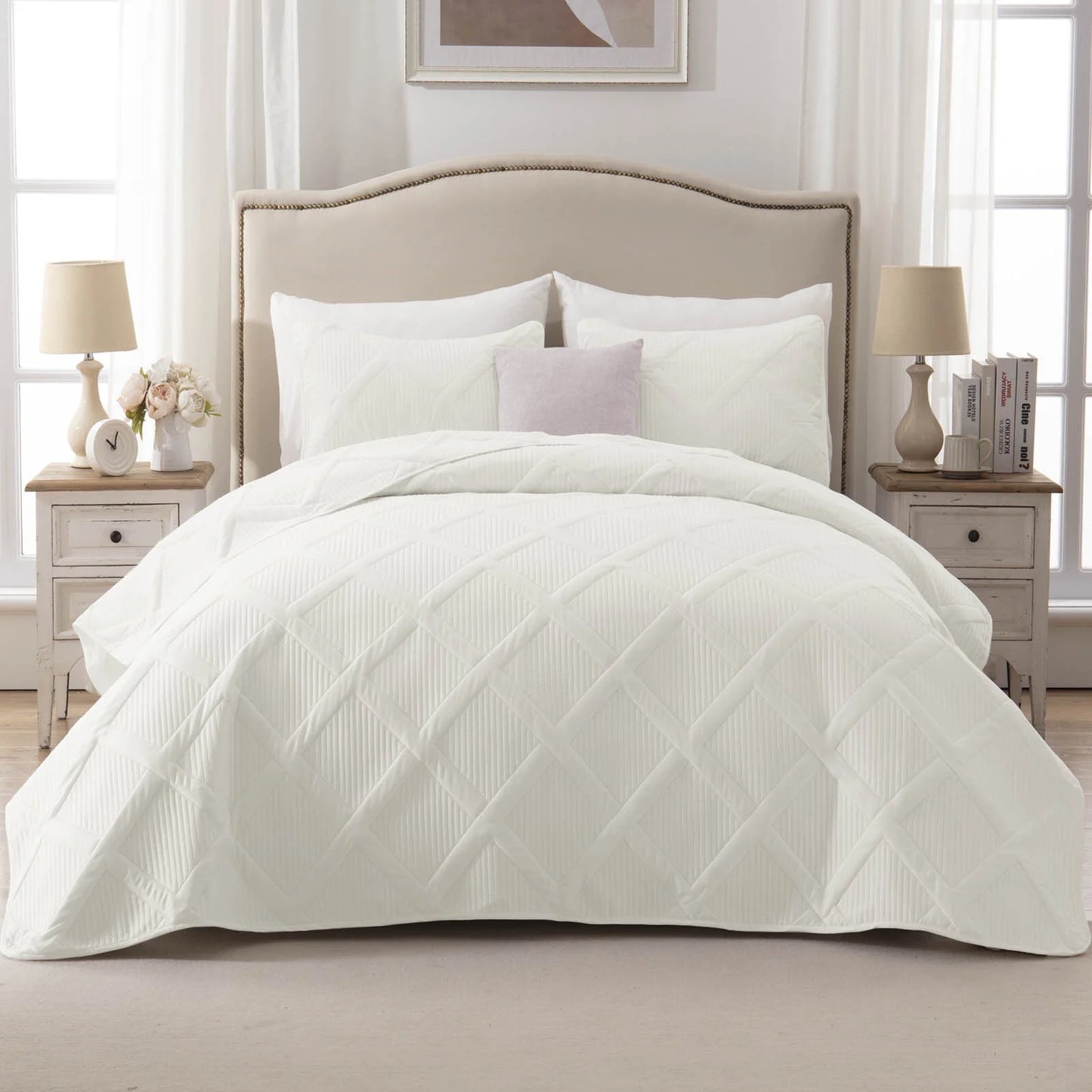 "✨ Upgrade Your Bed: Ultrasonic King Quilt Set with Modern Stripes for a Fresh Look! 🛏️ (White, 3-Piece)