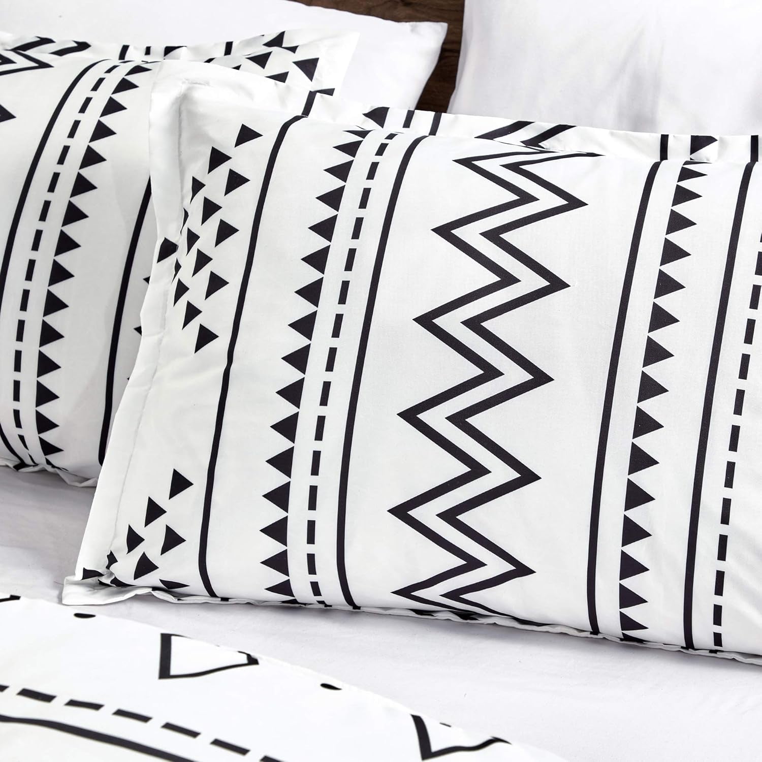 Aztec Comforter Sets - Luxury Full Size Microfiber Bedding for Queen and King Size Beds - Boho Black and White Patterns - 6 Piece Set (Queen)