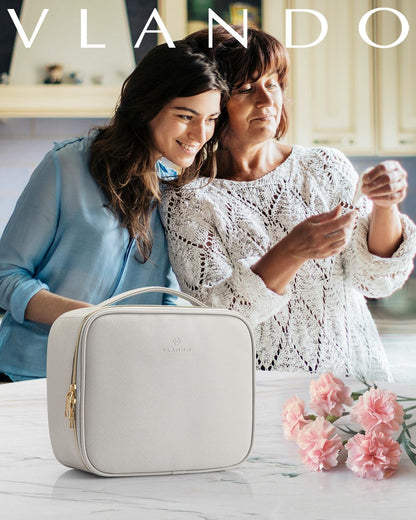 Stay glam on the go! 🎒✨ Check out this chic Portable Travel Makeup Organizer with adjustable dividers, perfect for your cosmetics and brushes. Perfect for girls, women, and friends! 💄💖 (Available in Gray)