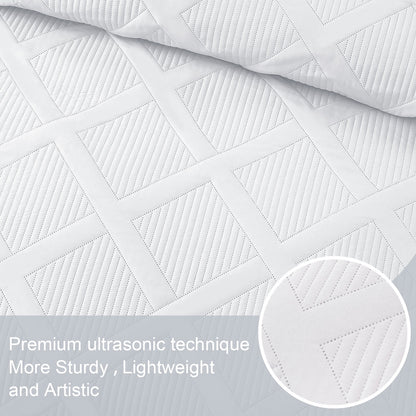 "✨ Upgrade Your Bed: Ultrasonic King Quilt Set with Modern Stripes for a Fresh Look! 🛏️ (White, 3-Piece)